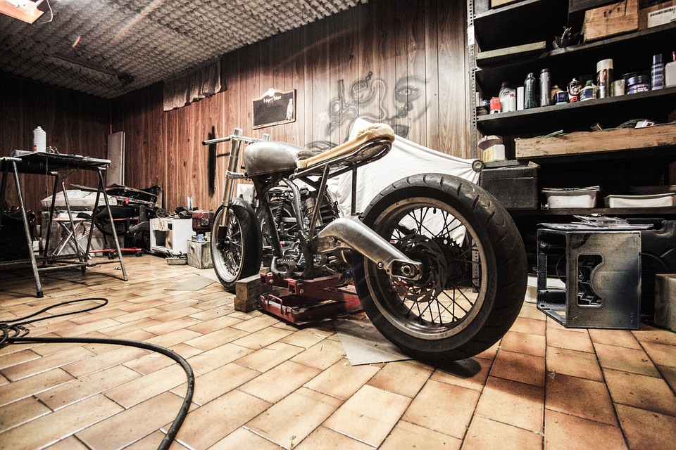 Cric leve moto custom bequille d'atelier pont elevateur hydraulique Harley QUAD