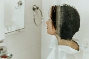 femme apres la douche