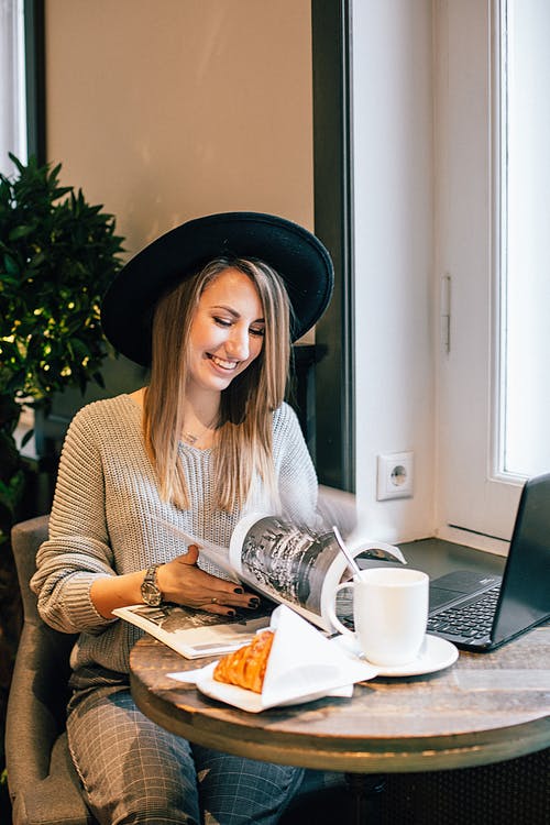 look avec chapeau