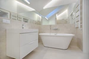 salle de bain blanche