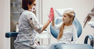Orthodontie : présentation de Invisalign, l’appareil dentaire invisible