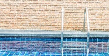 Les avantages d’une pompe à chaleur pour une piscine hors sol