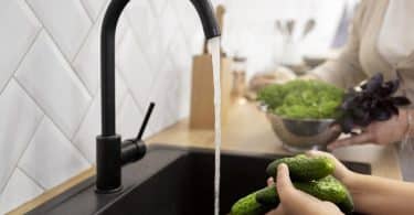 Tout savoir sur les adoucisseurs d'eau, fonctionnement, avantages et bienfaits