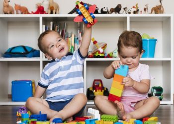 Comment éveiller la curiosité des enfants au quotidien avec leur nounou