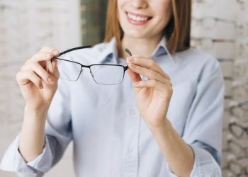Que penser des lunettes anti-lumière bleue ?